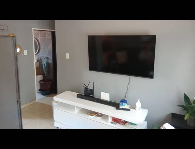 2 BEDROOM APARTMENT FOR SALE IN ALBEMARLE EXT 1